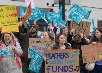 Teachers striking Picture: Phil Creighton