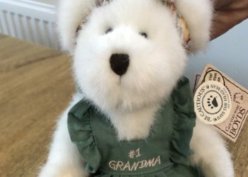 Tina and Olivia would love to reunite this little bear with Rebecca. Picture: Tina Thompson