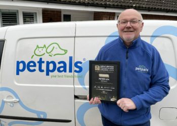Peter Lea  from PetPals with his Great British Franchise Awards certificate