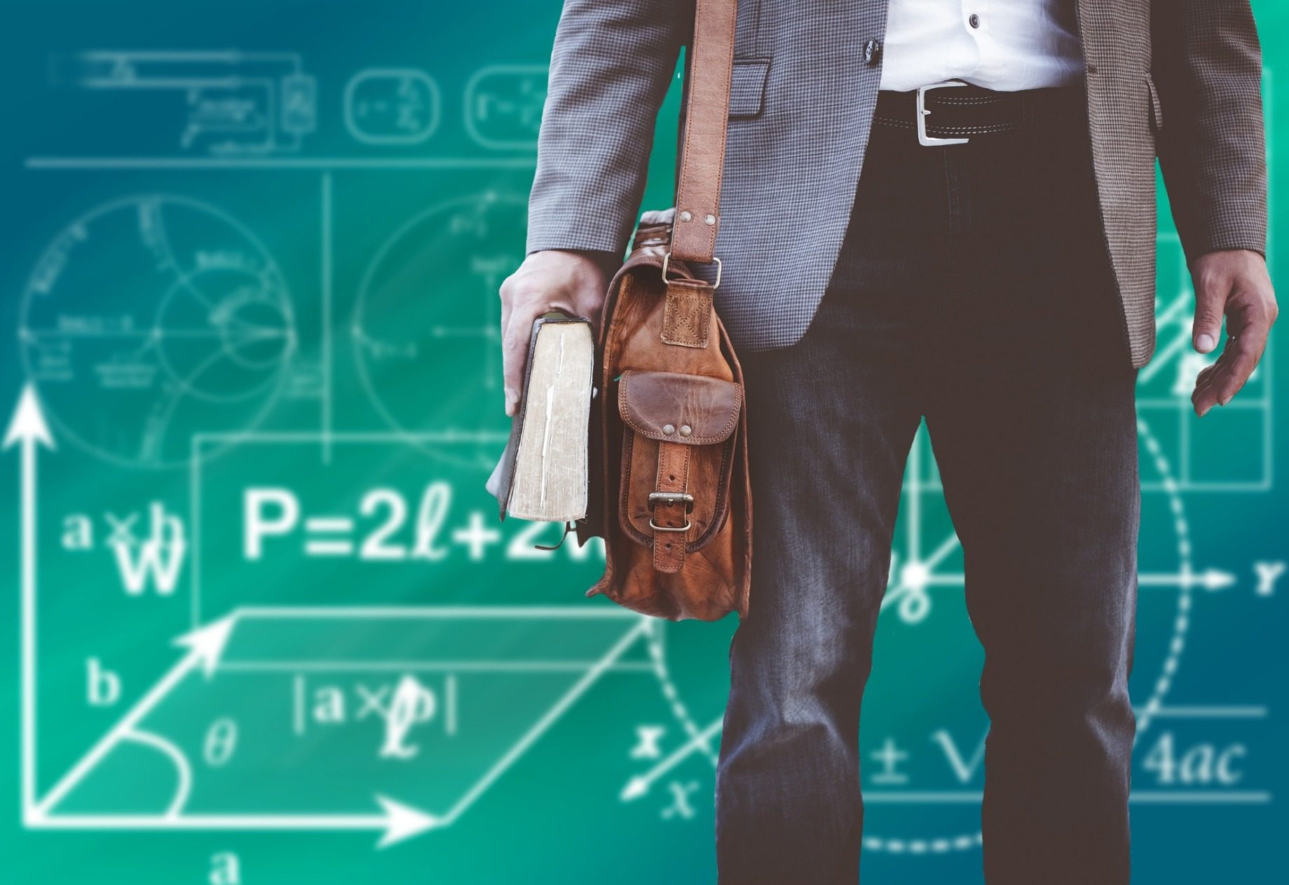 Students hoping to go to University are being urged to apply for student finance Picture: Alexa from Pixabay