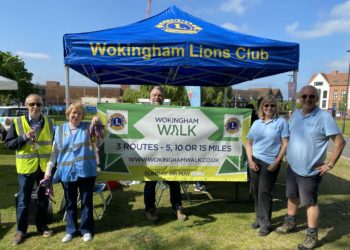 People taking part in the 2022 Wokingham Walk Pictures: Phil Creighton