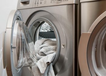 What happens in households where there is no washing machines? Picture:  Steve Buissinne from Pixabay