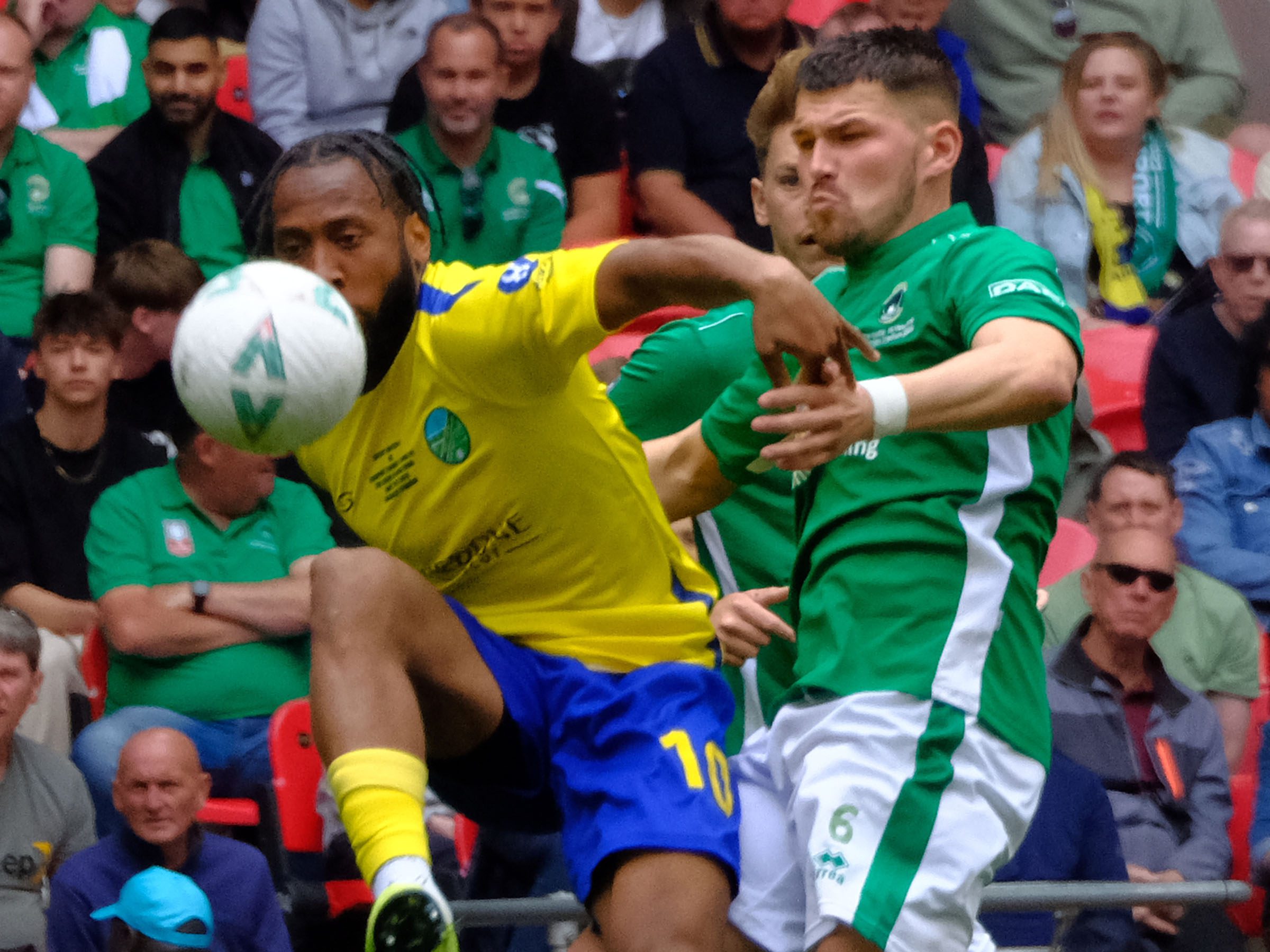 Ascot United v Newport Pagnell Town Pictures: Andrew Batt