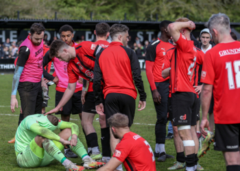 Bracknell Town v Truro City Pictures: John Leakey