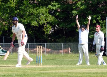 Emmbrook and Bearwood 2s v Hurley Pictures: Andrew Batt