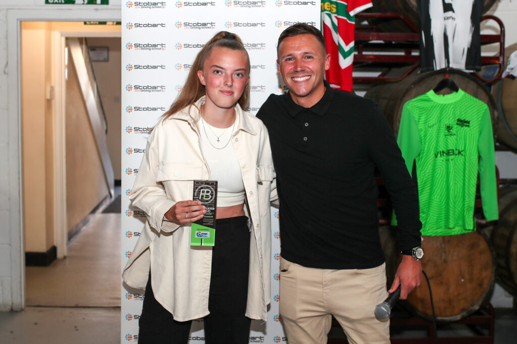 Chloe Connor, Ascot United FC