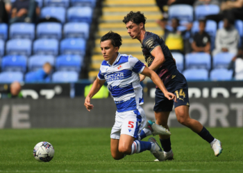 Reading FC - Tom McIntyre Picture: Luke Adams