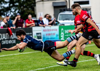 Zach Clow dives over for a try against Aberavon