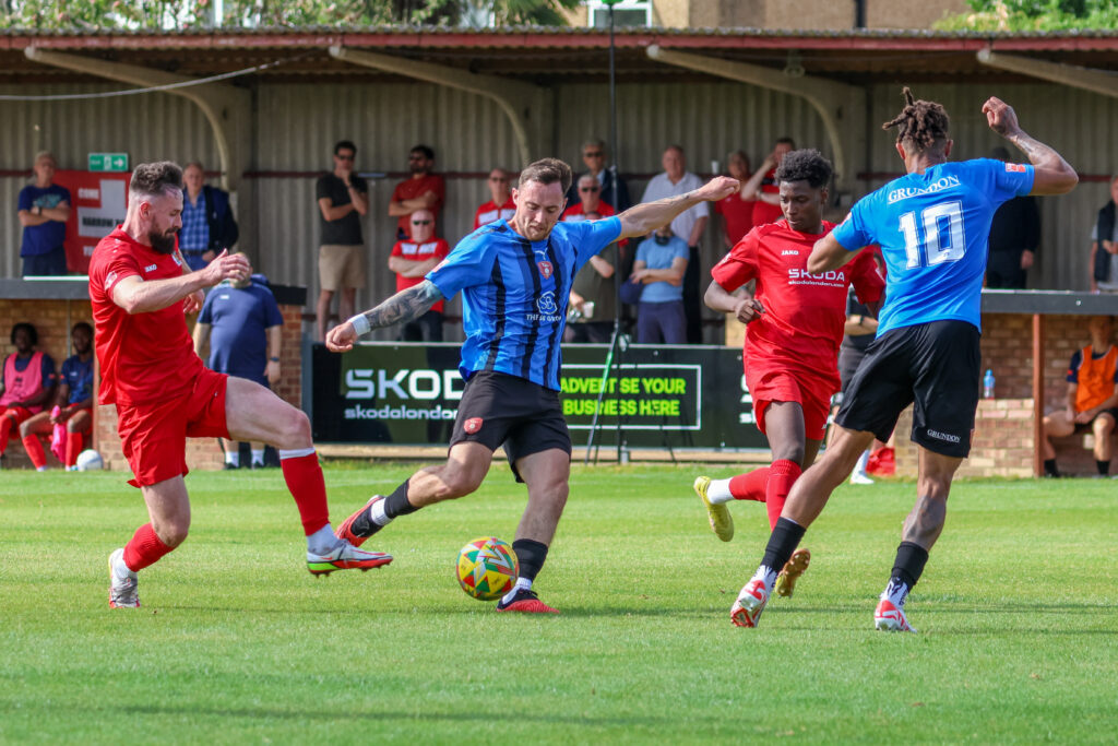 Harrow Borough v Bracknell Town Pictures: John Leakey