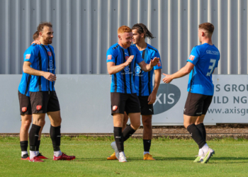 Harrow Borough v Bracknell Town Pictures: John Leakey