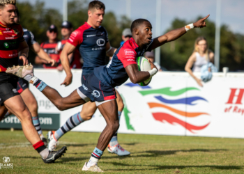 Ollie Monye swallow dives over for a try