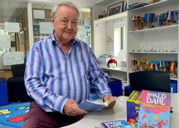 Michael De Malpas-Finlay, an ABC to Read volunteer at Oldfield Primary School.