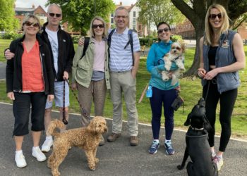 People taking part in the 2022 Wokingham Walk Pictures: Phil Creighton