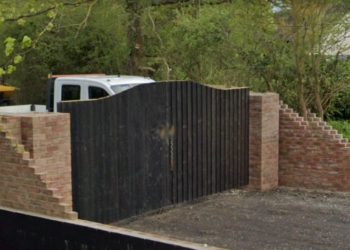 The Mole Road gate in Sindlesham as seen via Google Maps Picture: google Maps / LDRS