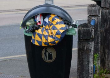 An overflowing bin at Finchampstead Crossroads. Picture: Andrew Batts
