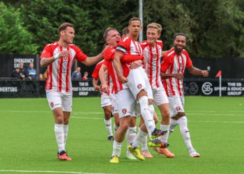 Bracknell Town v Poole Town Pictures: John Leakey