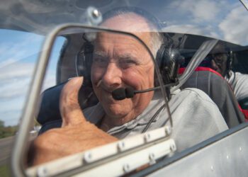 Les Langley, 84, gives a thumbs up before embarking on his flight. Picture: Derek Pelling