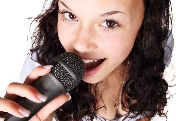 Girls and women can enjoy a night of singing. Picture: PublicDomainPictures via Pixabay