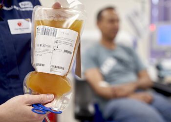 Picture by Edward Moss Photography.
All rights reserved.
NHS Blood and Transplant Covid Plasma trials, Birmingham. Dr Abhi Lal, 43 from Solihull, has recovered from COVID-19 and was one of the first people to donate plasma at Birmingham New Street donor centre.