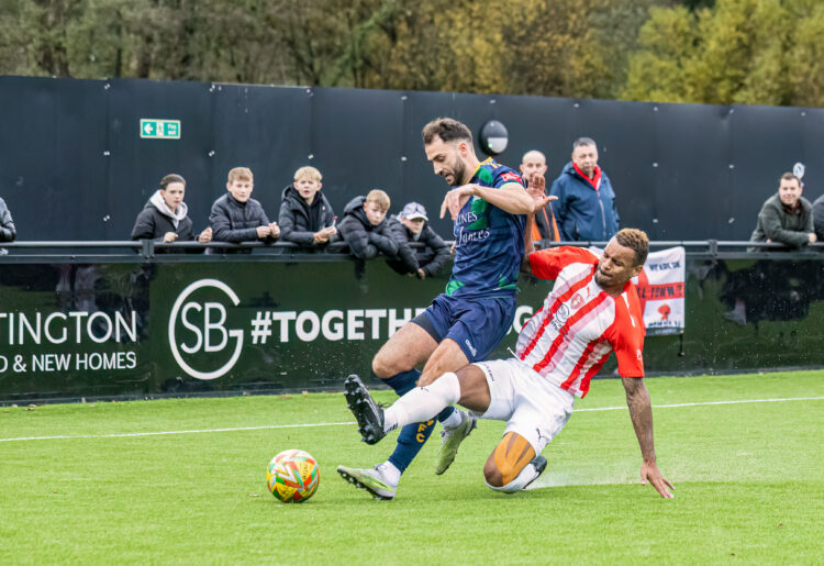 Bracknell Town v Horsham Town - FA Trophy Pictures: John Leakey