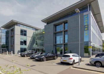 Vail Williams acted on three deals for landlord Sheik Holdings, spanning over 7,500 sq ft at landmark Bracknell office building The Lightbox
