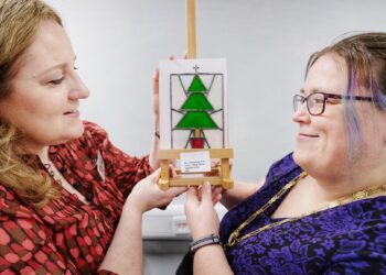 Arts4Wokingham postcard art sale. Charlotte Haitham-Taylor, chair of Arts4Wokingham, with Town major Cllr Sally Gurney.