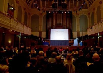 Reading police station hosted the Commander's Commendation Ceremony, celebrating the hard work and achievements of police officers, staff and members of the public. The event was held in Reading Town Hall