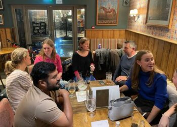 Connecting and collaborating at People Planet Pint Wokingham. Picture courtesy of Elizabeth Corse