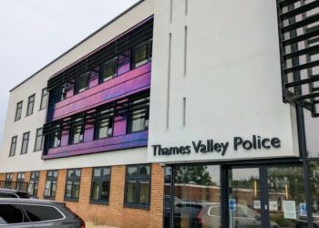 THAMES Valley Police has urged the public to use its website for reporting non-emergency crimes as issues with contact centres have been reported.