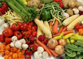 People can pick up free fresh food from FBC in Finchampstead on Tuesdays from 10am until noon. Picture: Randy Fath via Unsplash
