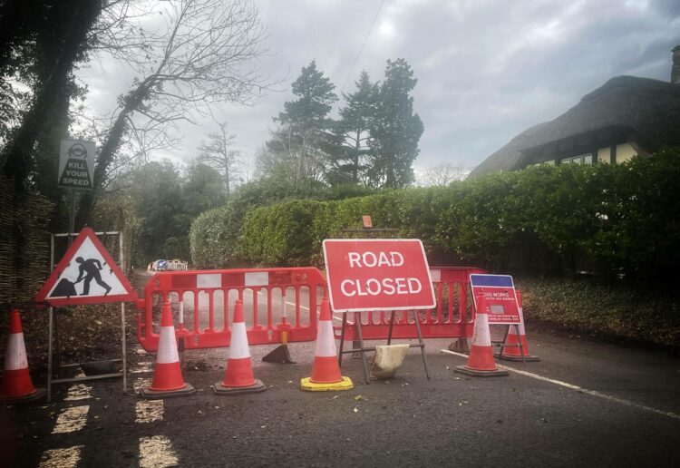 The Ridges in Finchampstead is closed while SGN attempt to repair a gas leak Picture: Andrew Batt