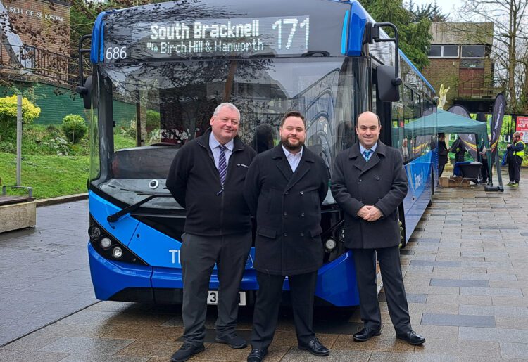 Pictured left to right: Simon Fisher (Thames Valley Buses general manager), Councillor Guy Gillbe and Robert Williams (Reading Buses chief executive officer).