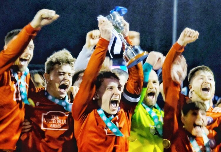 Burghfield v Maidenhead Town Pictures: Andrew Batt