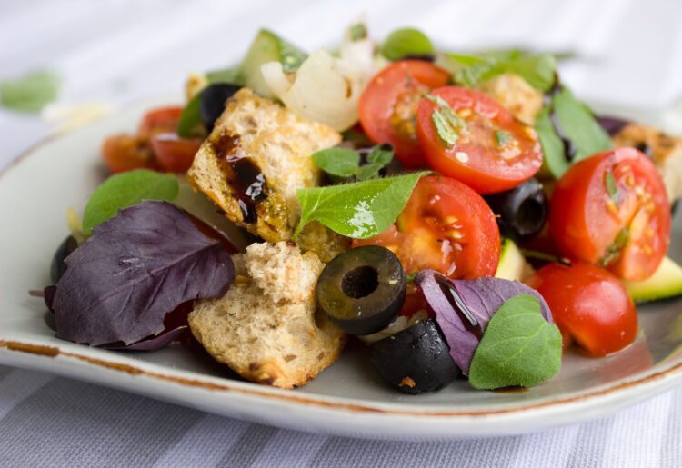 Sparkle Vegan Market will visit Wokingham next on Sunday, Febrauary 11. Stalls are trading from 11am until 3pm. Picture: Bernadette Wurzinger via Pixabay