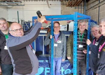 Racking making for 5th Woodley scout group's new home Mike Lee, Harry Grainger, Neil Jeffery,Andrew Price, Jacqui Webb and Sue Slade