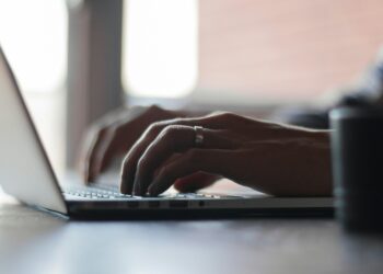 Transport for South East is appealing for residents in Berkshire to offer their views to help shape its future work. Picture: Thomas Lefebvre via Unsplash