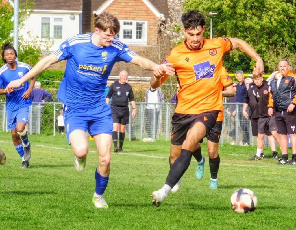 Wokingham & Emmbrook v Reading City Pictures: Andrew Batt