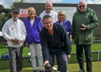 Hurst Bowls Club had an Open Day on Saturday.



Visitor, Peter Ayres tries to bowl as Kulwant Channa (coach), Ronnie Ashley, Brian & Ann Andrews and visitor, James Strugnell, look on. Picture: Steve Smyth