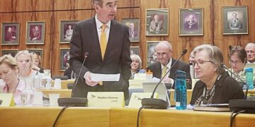 Cllr Stephen Conway, leader of Wokingham Borough Council, speaking in the council chamber