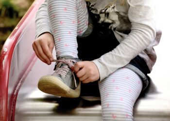 Helping a child to learn how to tie their shoelaces is an act of kindness that will pay dividends later Picture: congerdesign from Pixabay