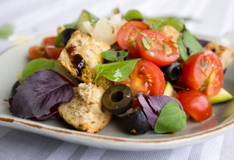 Sparkle Vegan Market will visit Wokingham next on Sunday, Febrauary 11. Stalls are trading from 11am until 3pm. Picture: Bernadette Wurzinger via Pixabay