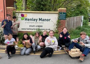 Dolphin School pupils at Henley Manor Care Home.