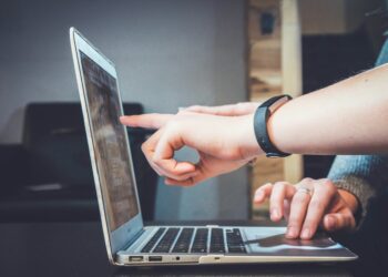 Learn how to get more out of your tech at Lower Earley Library, on Friday, March 22, from 10am until 11.30am. Picture: John Schnobrich via Unsplash