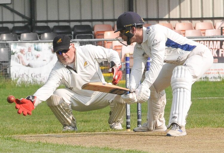 Emmbrook & Bearwood (batting) v Finchampstead 3s

Jack Narraway batting