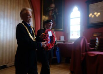 Wokingham Dday events. A reath is laid at the Wokingham War Memorial.Pic: Andrew Batt.