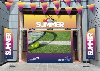 Shoppers can enjoy an alfresco viewing break from shopping.