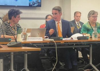 Cllr Stephen Conway, centre, and Cllr Imogen Shepherd-Dubey (left) at last week's executive meeting. Pic: Andrew Batt..