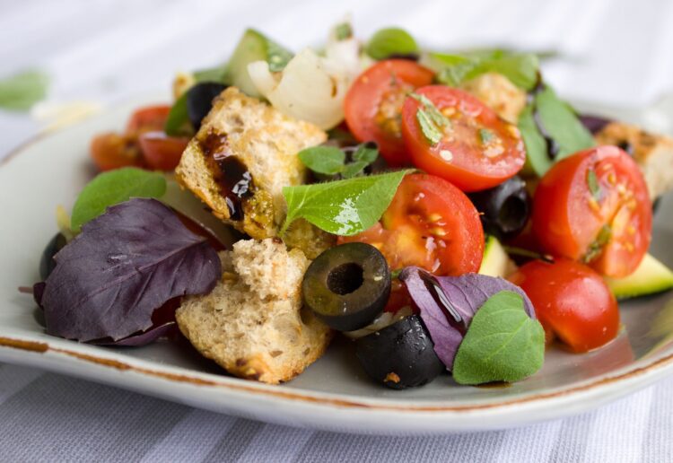 Sparkle Vegan Market will visit Wokingham next on Sunday, Febrauary 11. Stalls are trading from 11am until 3pm. Picture: Bernadette Wurzinger via Pixabay
