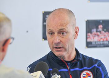 Reading new manager, Mark Bowen, takes charge of training session followed by a press conference on Tuesday.