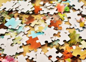 Puzzlers who don't like crowds or noise, enjoy quiet puzzle sessions at Wokingham Library on alternate Fridays. Picture: Congerdesign via Pixabay